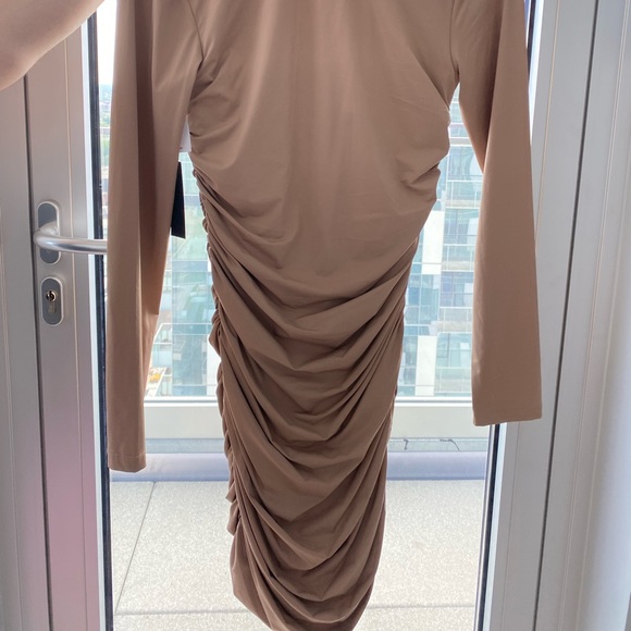 ARITZIA LONG SLEEVE DRESS NEVER WORN WITH TAG - Picture 2 of 2